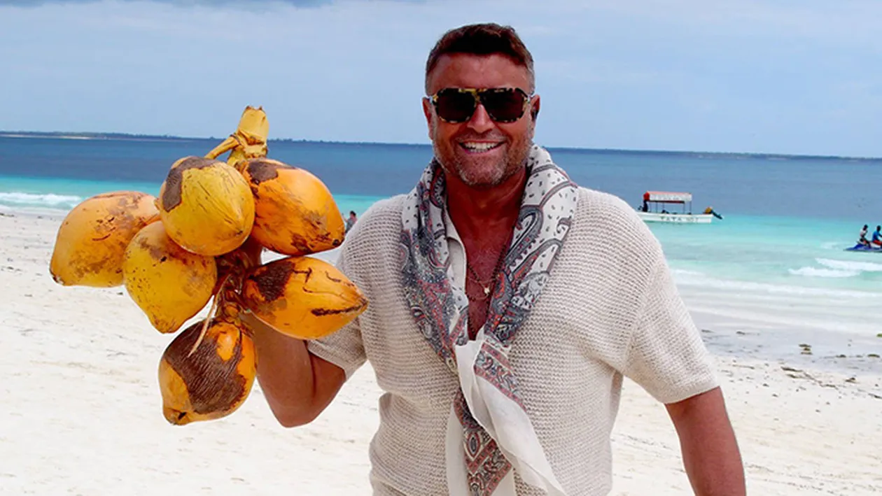 CĂTĂLIN BOTEZATU a avut o vacanţă de pomină! A ajuns în casa unde s-a născut FREDDIE MERCURY!