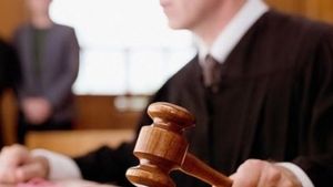 Anunț de ultimă oră! Avocații, notarii și executorii judecătorești, scutiți de plata utilităților și a chiriei pe durata stării de urgență