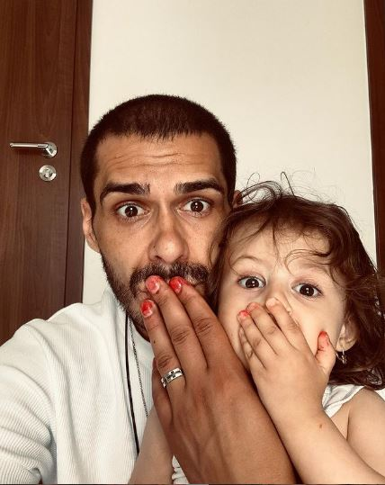 George Burcea a luat foc! O fană i-a amintit de Andreea Bălan: ”Nu aveți rusine! Casa voastră pute!”