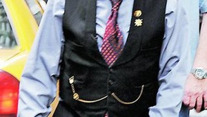 Al Pacino, greu de recunoscut! Mustacios si cu peruca