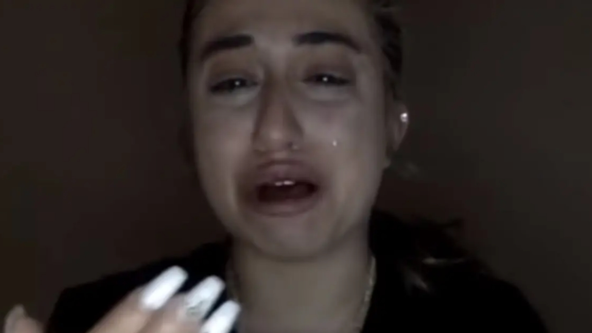 O celebră influenceriță a stârnit revoltă în mediul online! Internauții au taxat-o dur. „Îmi distrugeți viața, am muncit atât de tare să ajung aici”