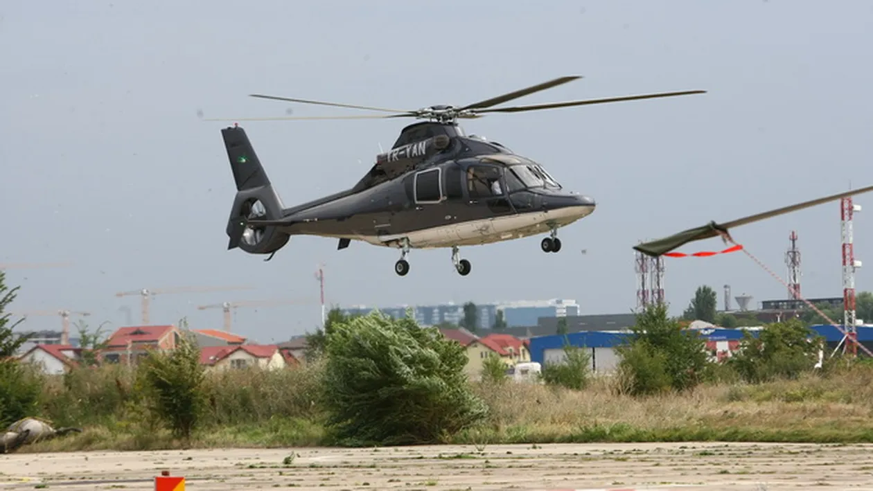 Sampanie scumpa, mobilier din piele si mahon, muzica ambientala... Vezi in ce lux se plimba Gerard Butler si Madalina Ghenea