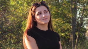 Beatrice, o polițistă de 23 de ani, și-a găsit sfârșitul într-un accident cumplit! O mașină a intrat pe contrasens și a lovit-o cu putere