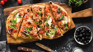 Nu e banc! Ce mesaj a trimis un tânăr, restaurantului de la care comandase o pizza. Angajații s-au prăpădit de râs când l-au citit!