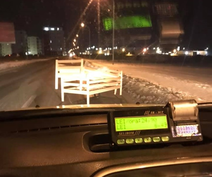 De-a râsul-plânsul! Un bărbat din Sibiu a pierdut patul cumpărat de pe OLX și oferă recompensă cui l-a găsit