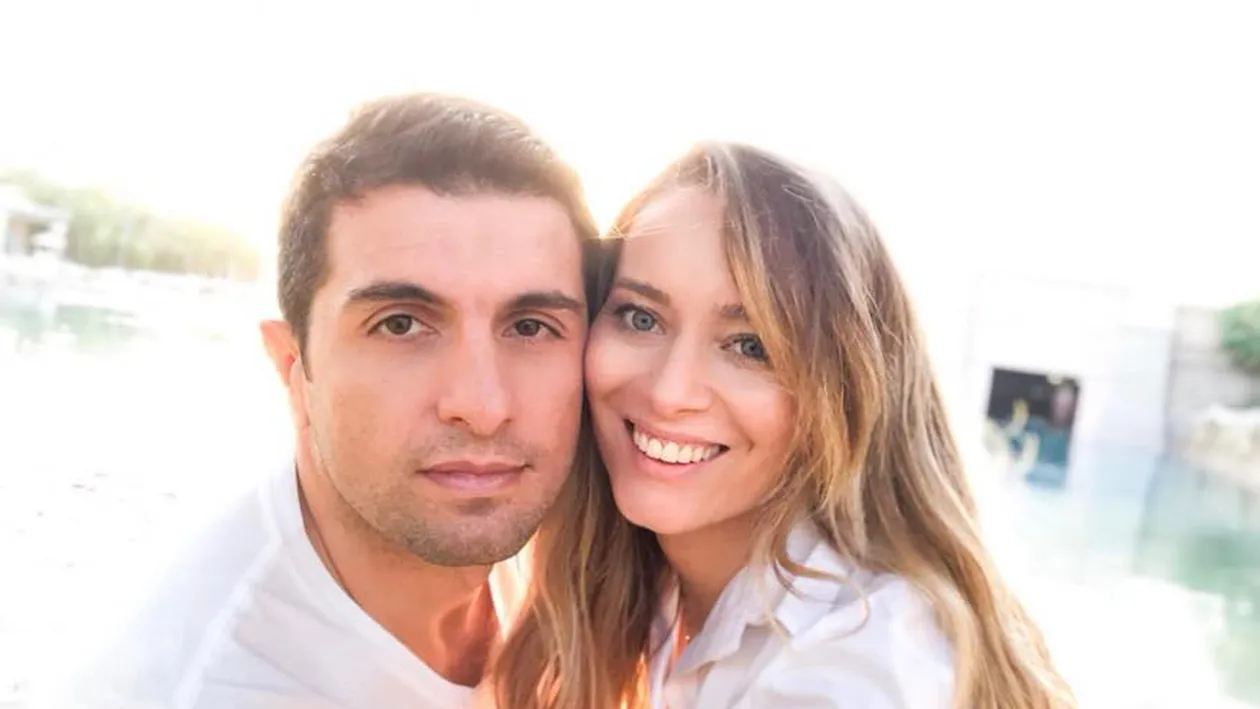 Laura Cosoi a anunţat că e însărcinată! Aceştia suntem noi, viitorii părinţi, binecuvântaţi, emoţionaţi şi foarte fericiţi Care este sexul copilului