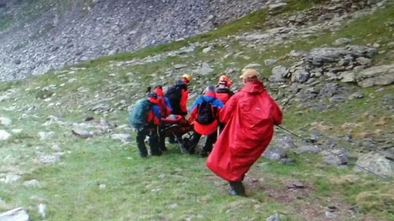 24 de copii, blocaţi în zona cascadei Duruitoarea din Neamț!