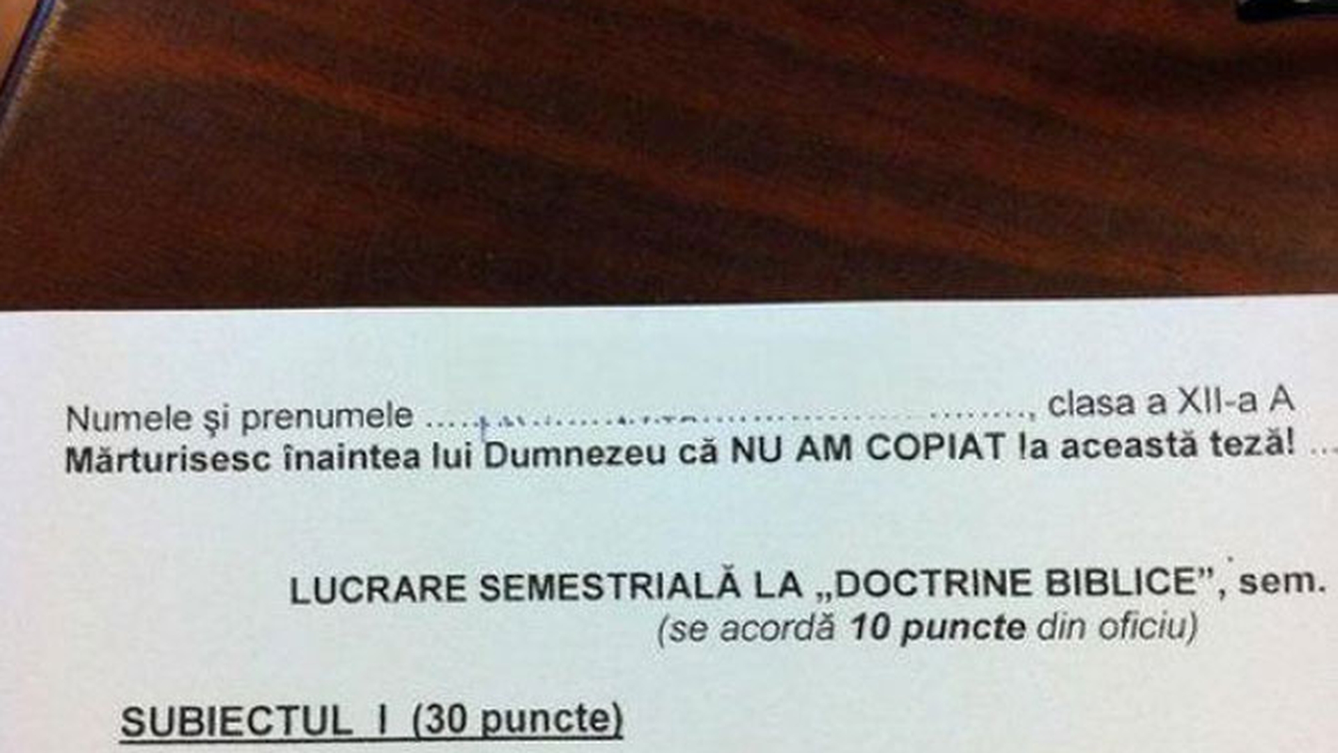 INCREDIBIL Elevii de la un liceu din Timisoara sunt pusi sa jure ca nu copiaza la teza