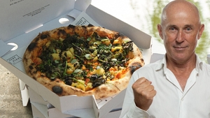 Ce a pățit Alexandru din București, după ce a comandat o pizza din restaurantul lui Mugur Mihăescu: "Cum e posibil așa ceva?"
