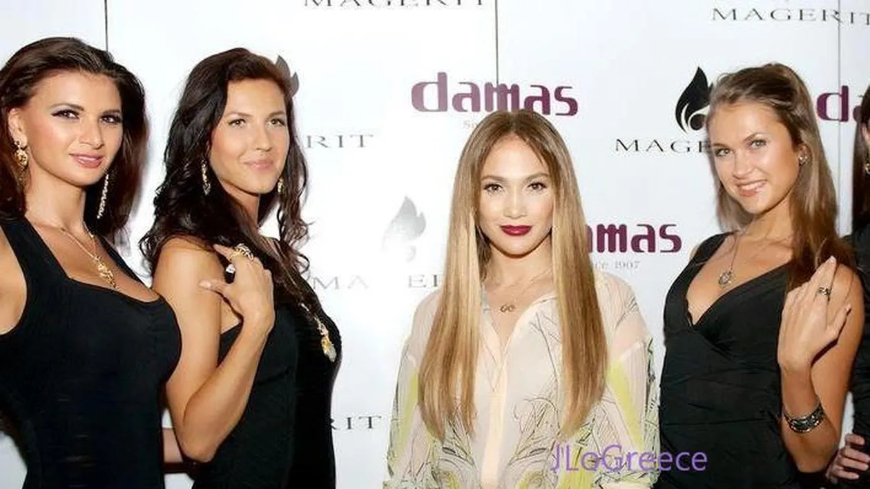 Ramona Gabor s-a ajuns si ea! Iat-o pe covorul rosu cu Jennifer Lopez, in Dubai