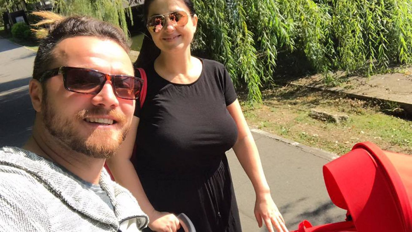Gabriela Cristea şi Tavi Clonda şi-au fotografiat fetiţa imediat după băiţă. “Răsfăţul de seară de...”