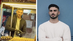 El este vânzătorul de porumb care frânge inimi! Milioane de tinere de pe tot globul tânjesc după el și fac coadă în fața tarabei