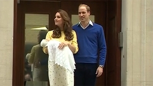 Primele imagini cu fiica lui Kate Middleton si a printului William!