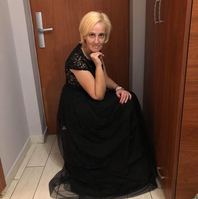 Anca Luminița spune că a fost împiedicată să meargă în vacanțe cu mama ei (Foto: Facebook)