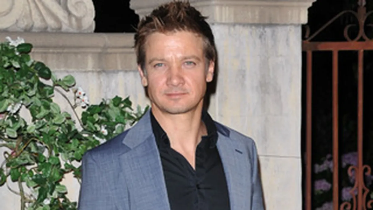 Jeremy Renner, din Hurt Locker, implicat intr-o bataie in Thailanda! Prietenul lui a fost injunghiat in gat si in stomac!