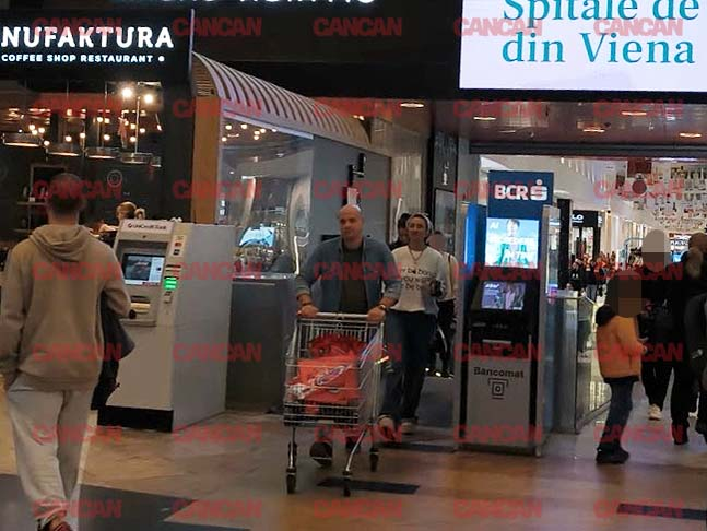 Giulia Anghelescu și soțul, shopping cu țintă precisă. Vlad Huidu s-a lipit de o crăciuniță