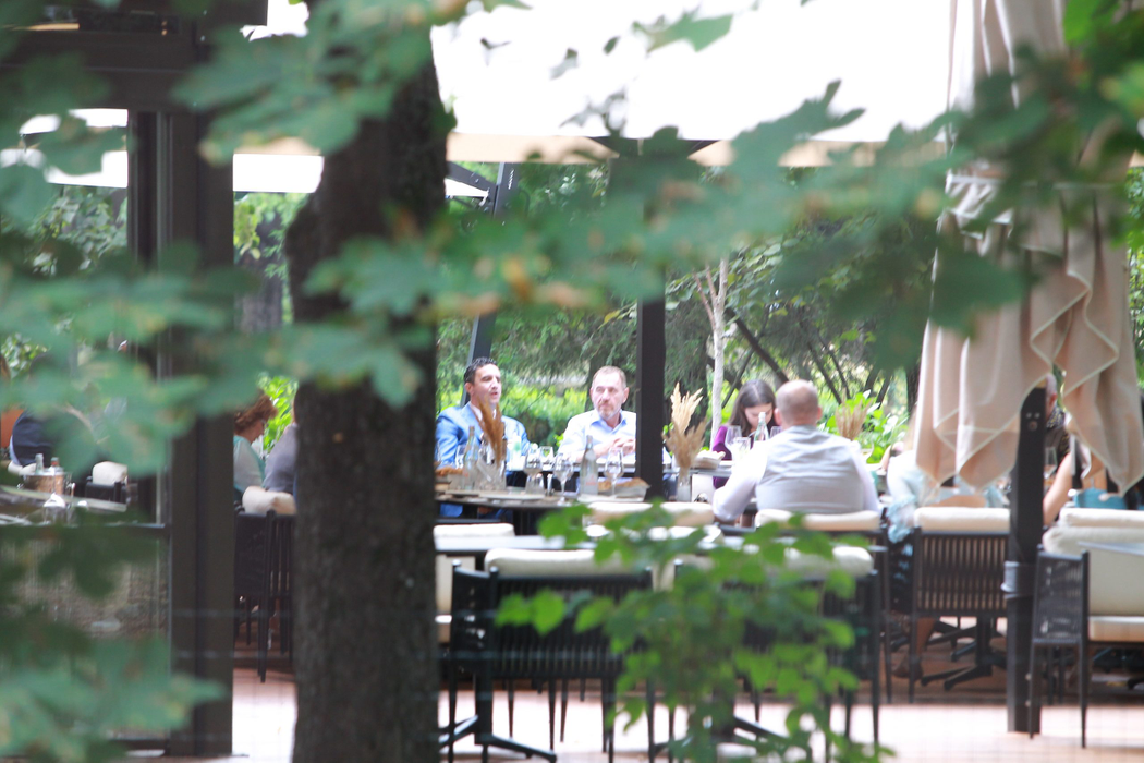 Invitații la cununia lui Lucian Becali s-au retras la un restaurant din Herăstrău