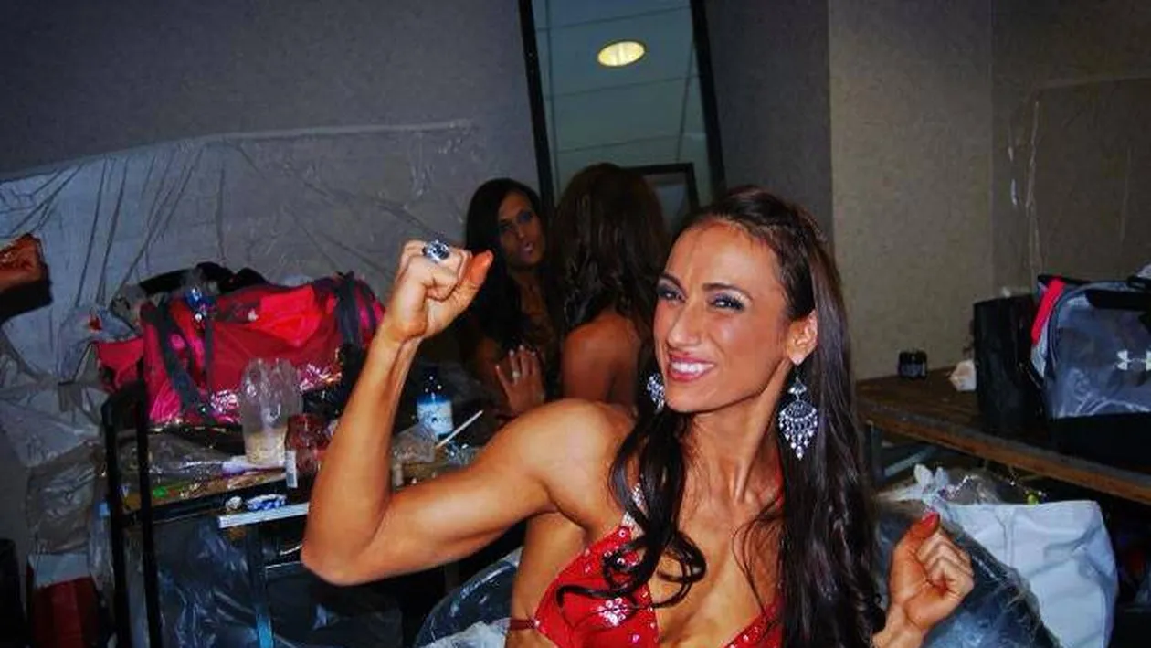 N-a aratat dintotdeauna perfect! Vezi la ce greutate ajunsese Anca Bucur, Miss Fitness Universe, cand s-a lasat temporar de sport!