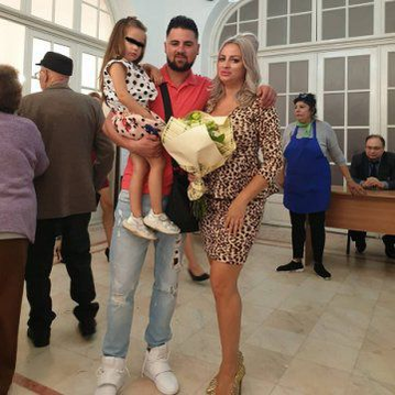 Izabela, fiica cea mare a celor doi, este model de la trei ani