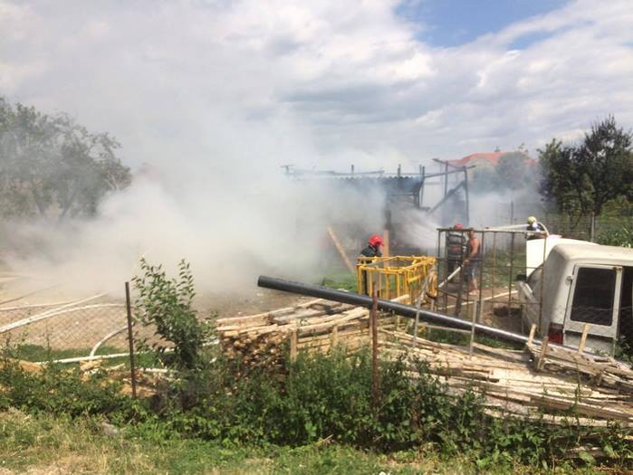 Fără intervenţia promptă a pompierului-erou, o tragedie ar fi fost greu de evitat