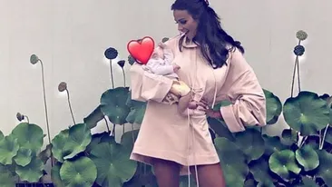 Prima imagine de aproape cu fetiţa Mădălinei Ghenea. Cu cine seamănă oare micuţa?