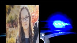 Alertă în România! Elena, o adolescentă 15 ani, a dispărut fără urmă. Sunați la 112 dacă o vedeți