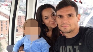 A ratat EURO 2016 pentru că soţia l-a înşelat c-un pădurar! Starul de la Liverpool, umilit de amant după ce a „scăpat“ o fotografie intimă!