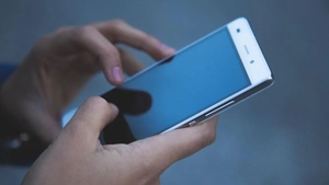 Un tânăr s-a întâlnit cu o fată pe care a cunoscut-o pe internet, dar totul s-a transformat într-un coşmar