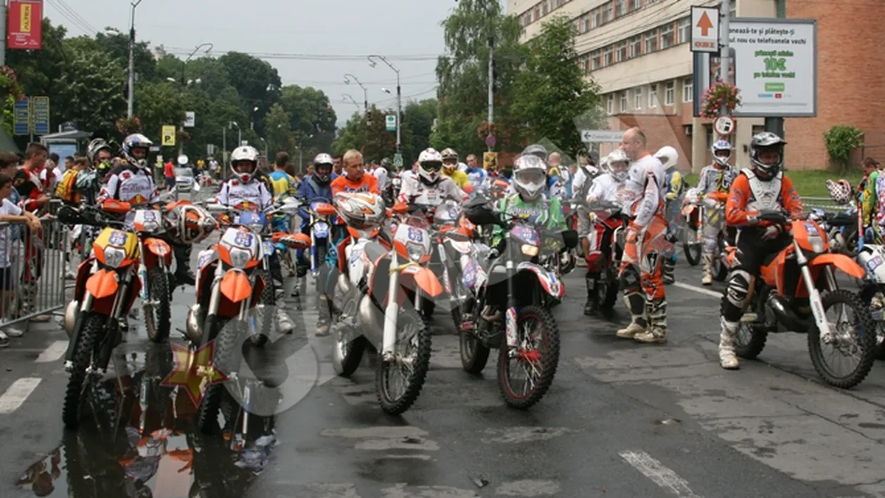 Romaniacs a debutat la Sibiu pe o ploaie naprasnica!