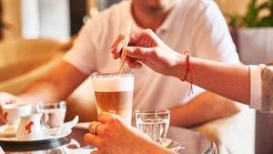 S-a îndrăgostit de o româncă, iar acum are de plătit rate la apartament și mașină. Povestea italianului înșelat