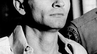 Cum arata cel mai sangeros criminal al lumii la 77 de ani? Imagine de colectie cu Charles Manson!