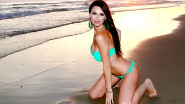 Romanca lui Enrique Iglesias recunoaste ca si-a marit sanii! Liliana Pintilie sparge 1500 de euro pe luna la saloanele de infrumusetare