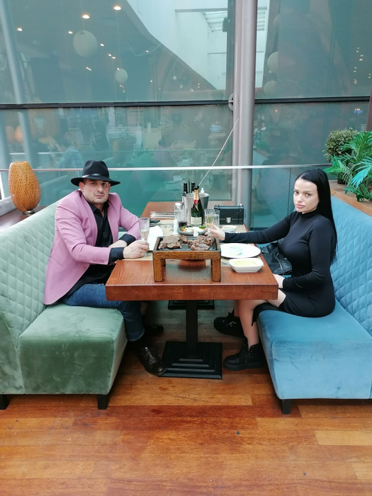 Mircea Ursu și soția lui au împlinit un an de căsătorie! ”Bodyguardul lui Dumnezeu” și partenera au sărbătorit în oraș!