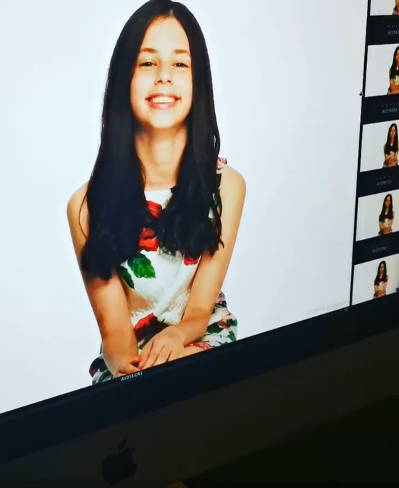 Andreea Marin, melancolică după ce a văzut câteva poze de album alături de fiica ei! Violeta Bănică este din ce în ce mai frumoasă | FOTO