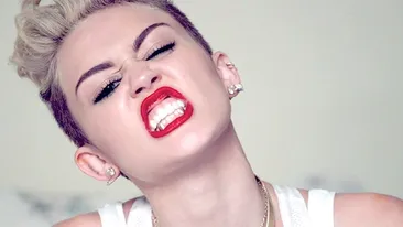 Cât de ciudat s-a imbrăcat! După ce s-a dezbrăcat complet intr-un videoclip, Miley a iesit pe stradă intr-o tinută scandaloasa