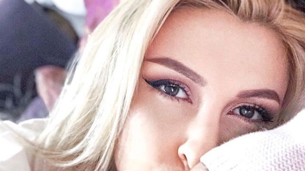 Andreea Bălan, prima apariţie la un eveniment monden după ce a fost la un pas de moarte. Cum arată vedeta