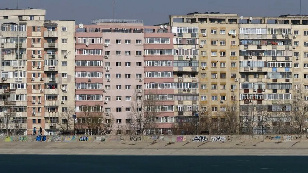Veste pentru proprietarii de apartamente din București care nu au apă caldă și căldură. Ce li se recomandă