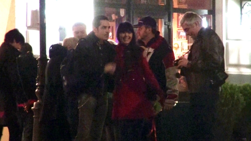 Stefan Banica Jr., tandru cu o bruneta! Vezi pe cine strange in brate artistul si de cine se lipeste afectuos!