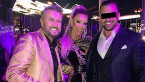 Bianca Drăgușanu și soțul ei, cadou de lux pentru Cătălin Botezatu! Ce i-a scris vedeta pe cutia în care era darul pentru designer