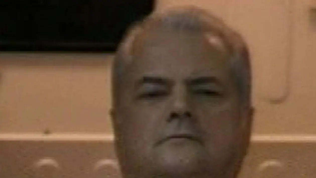 Adrian Nastase a fost externat! Politicianul a parasit spitalul pe targa si a fost dus la Rahova!