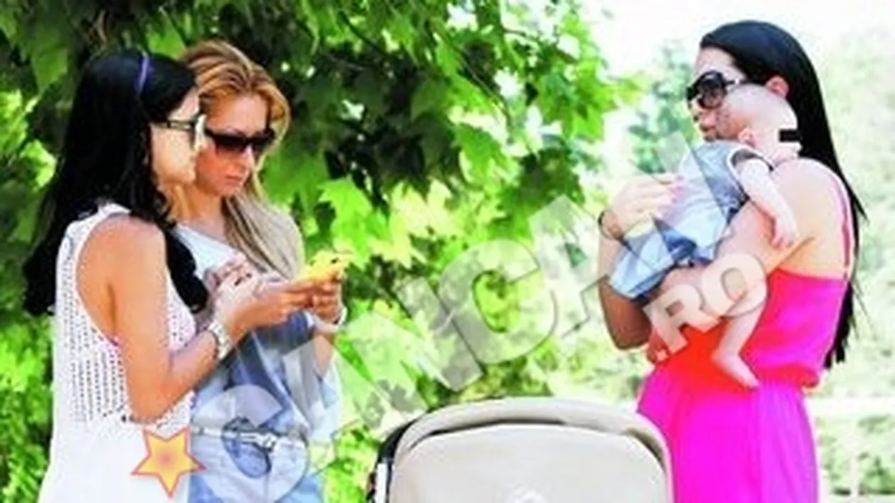 La doua luni, fiica lui Nicu Paleru a mers la terasa cu mama ei. Prima iesire ca intre fete