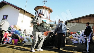 Sute de oameni au sarit in ajutorul orfanilor carora le-a ars cantina! La Valea Plopului s-a intamplat un miracol!