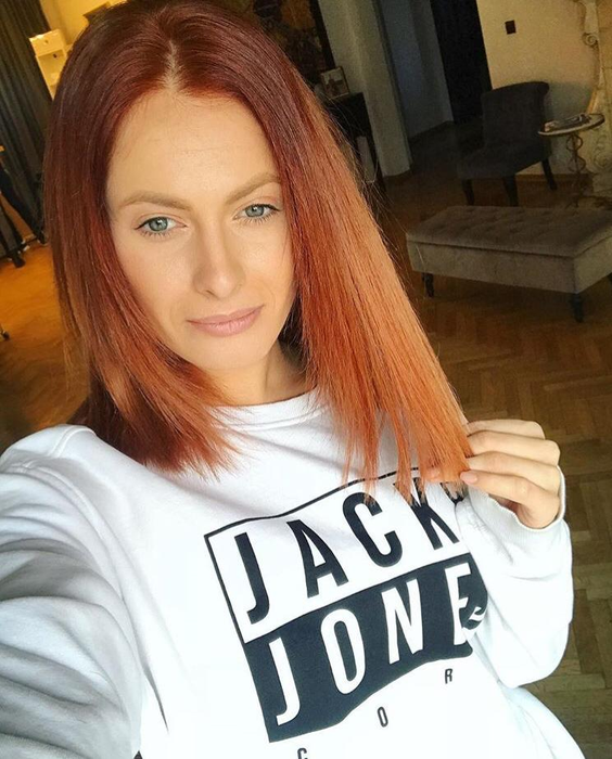 Raluka și-a schimbat look-ul de sărbători