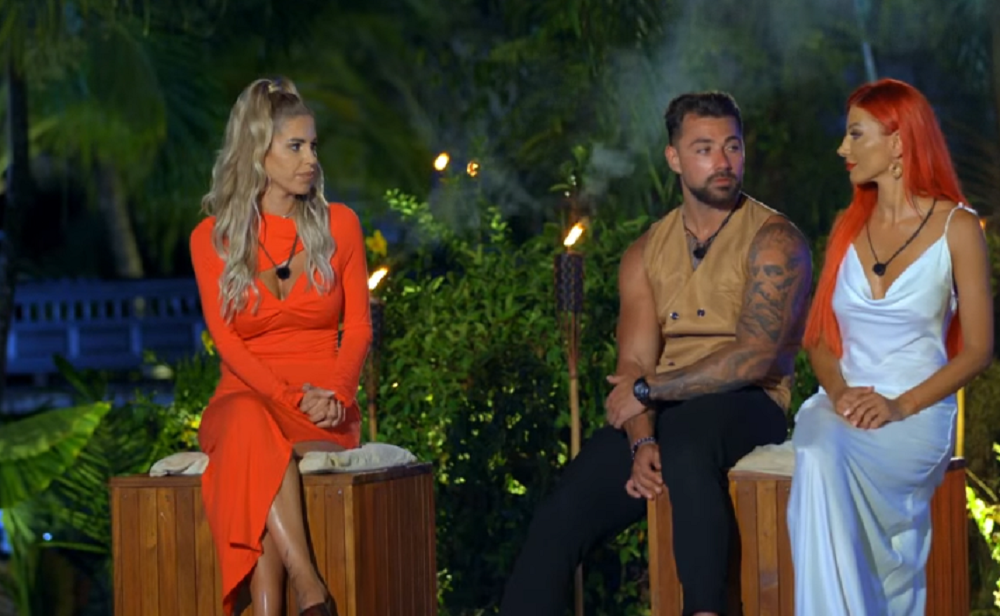 Simona, Claudiu și Anamaria, la ultimul bonfire/ Sursa foto: Captură Antena 1