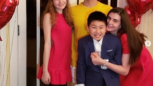 Irina Columbeanu, copia fidelă a mamei sale. Cum a petrecut Crăciunul alături de Monica Gabor și Mr. Pink în Malibu