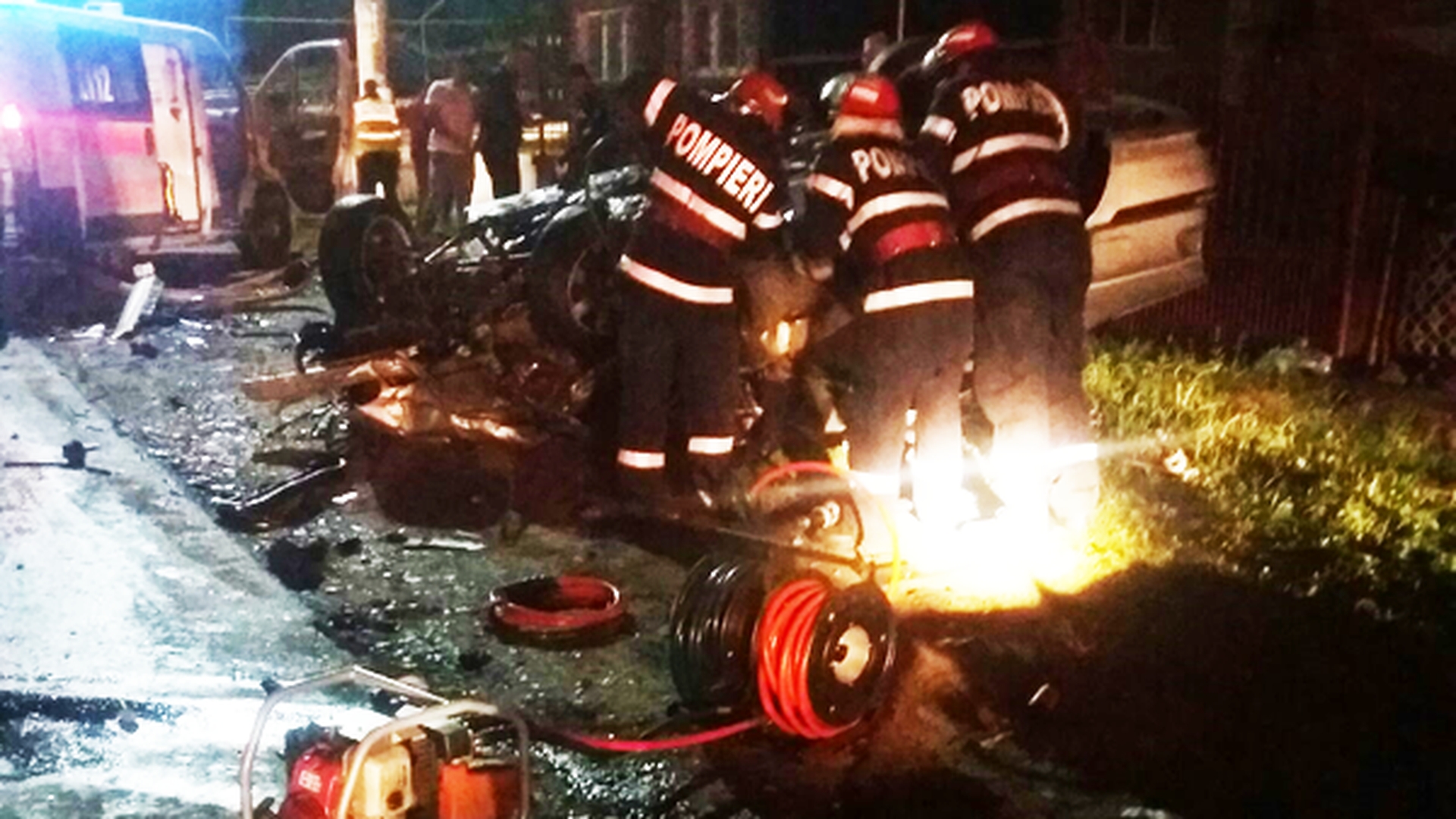 Accident grav la Breaza, cu cinci răniți și o mașină răsturantă