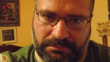 Un jurnalist de la noi a murit la 49 de ani, lovit de o boală necruţătoare. Era revoltat de serviciile medicale din România!