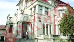 Isi santajau colega care isi pierduse virginitatea