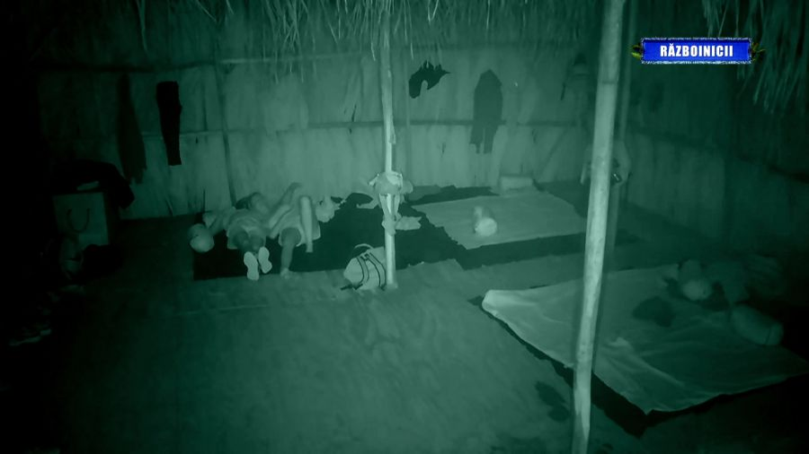 Maria Chițu și Albert Oprea, filmați în ipostaze tandre la Survivor România: “Iubi, vino aici”. Gestul intim făcut de Războinic în miez de noapte