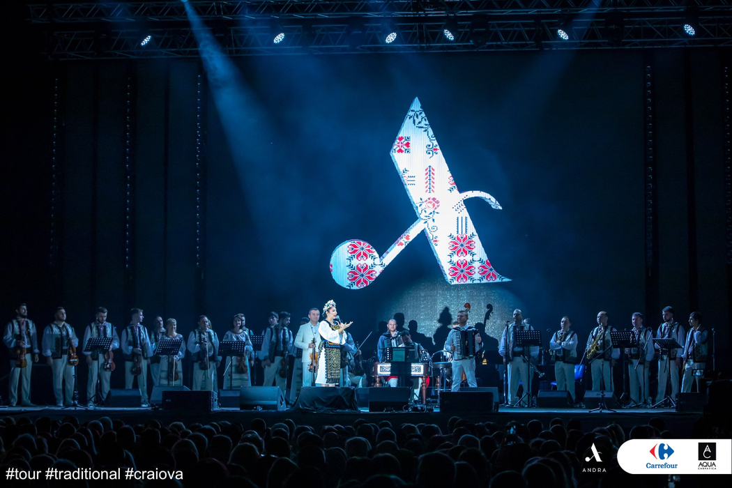 Ce a pățit Andra Măruță în timpul ultimului concert, de la Craiova! Ce au făcut spectatorii din primul rând